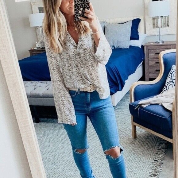 All In Favor Top Harper Leopard Print V Neck Long Sleeve Blouse - Picture 2 of 11